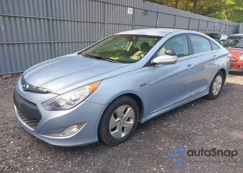 2011 Hyundai Sonata Hybrid z USA, uszkodzony, nr VIN KMHEC4A4XBA004636